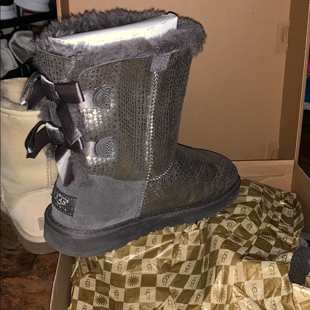 Uggs - Picture 2 of 4
